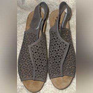 Bio-Gold Gray Brown Taupe Suede Leather Cork Wedge Sandals Size 9
